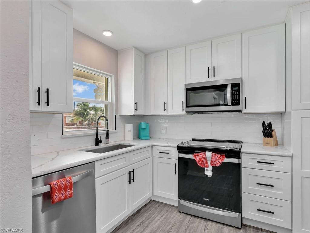 195 Hibiscus DR-7