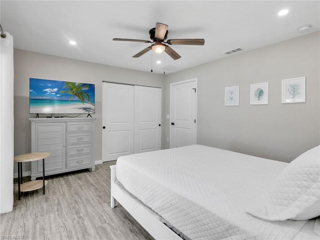 195 Hibiscus DR-19