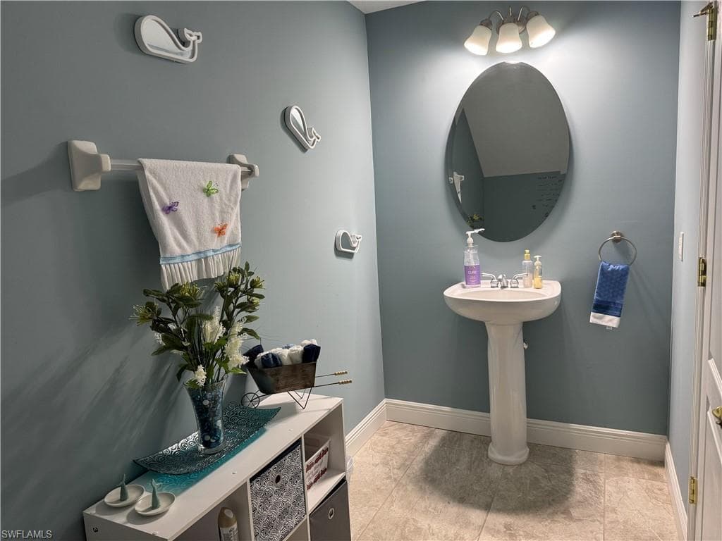 4390 Lazio WAY 405-6