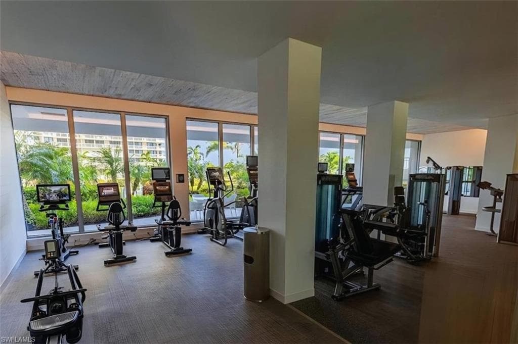 320 Seaview CT 608-22