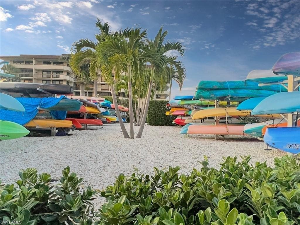 320 Seaview CT 608-24