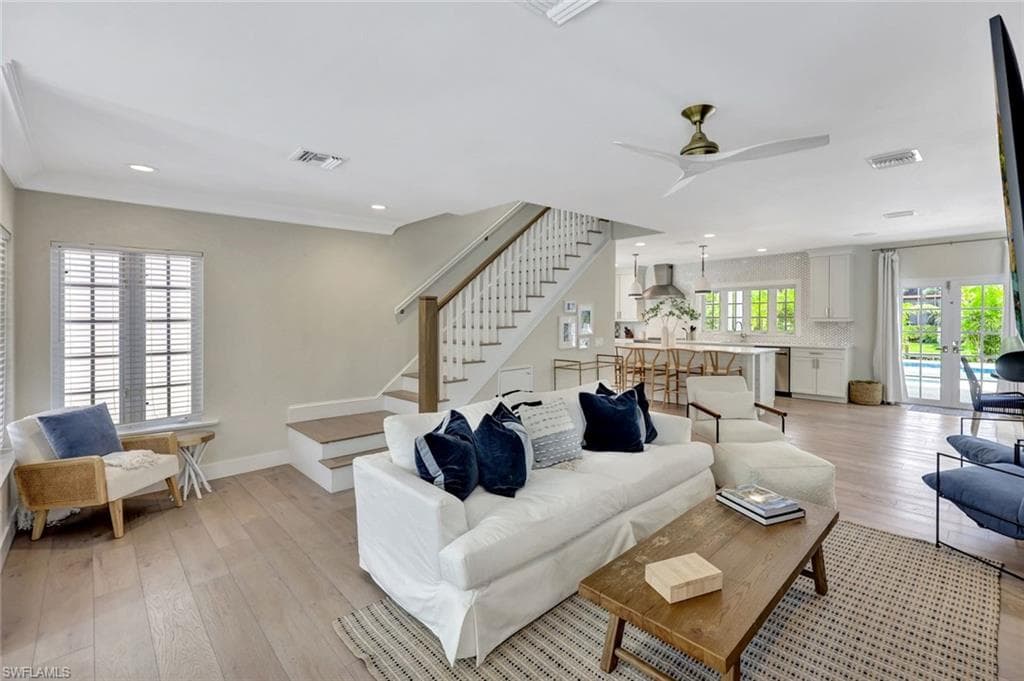 1500 Pelican AVE-5