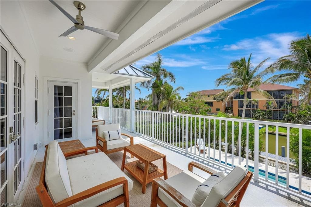 1500 Pelican AVE-18