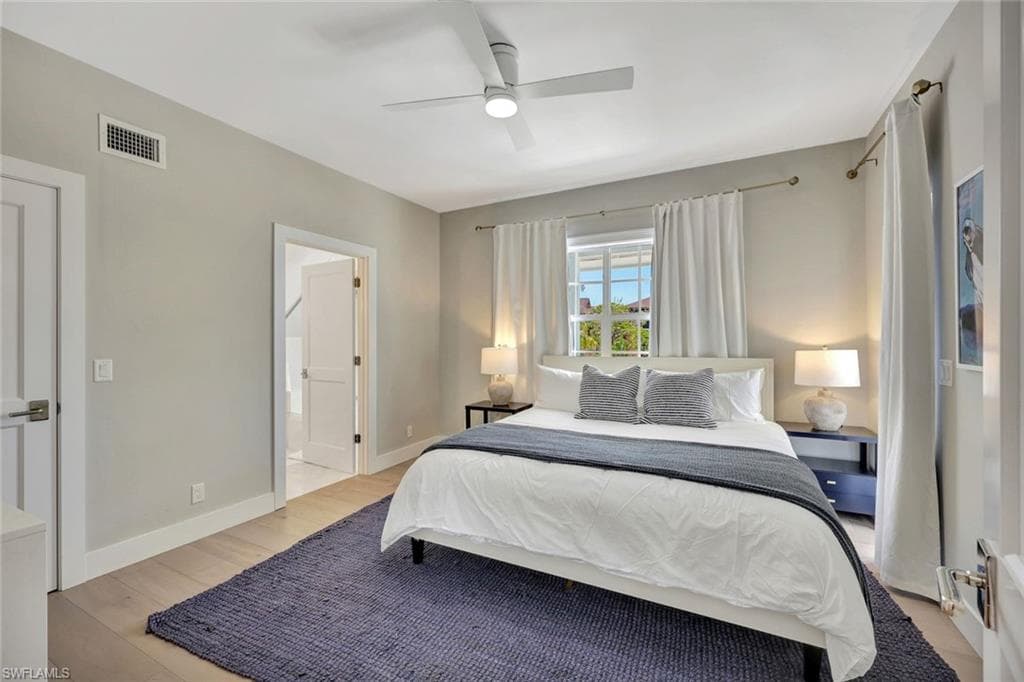 1500 Pelican AVE-15