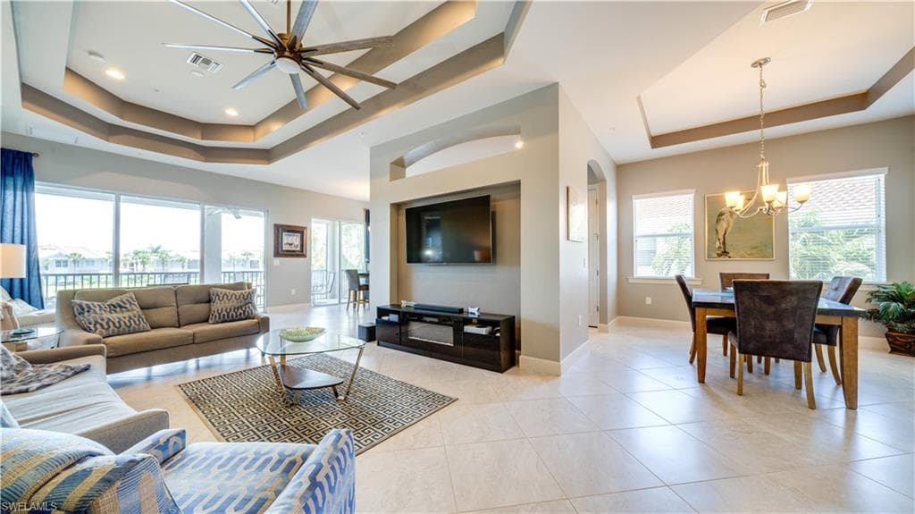 10230 Glastonbury CIR 202-4
