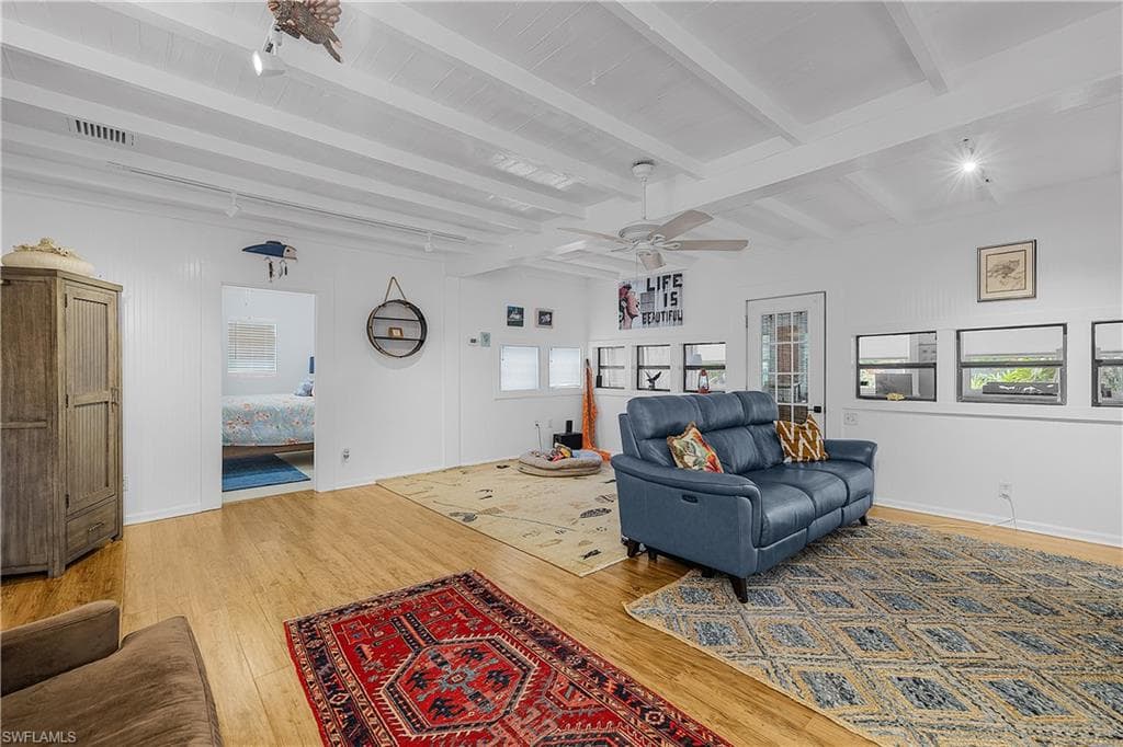 7697 Beach Daisy LN-6