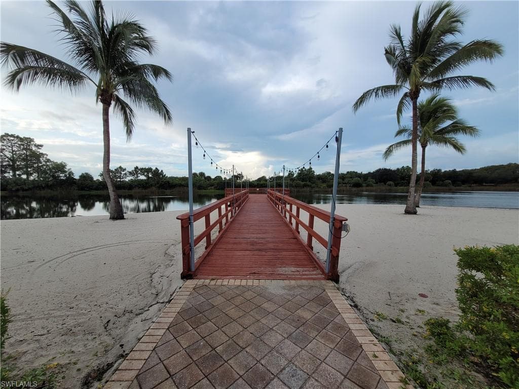 10518 Avila CIR-40