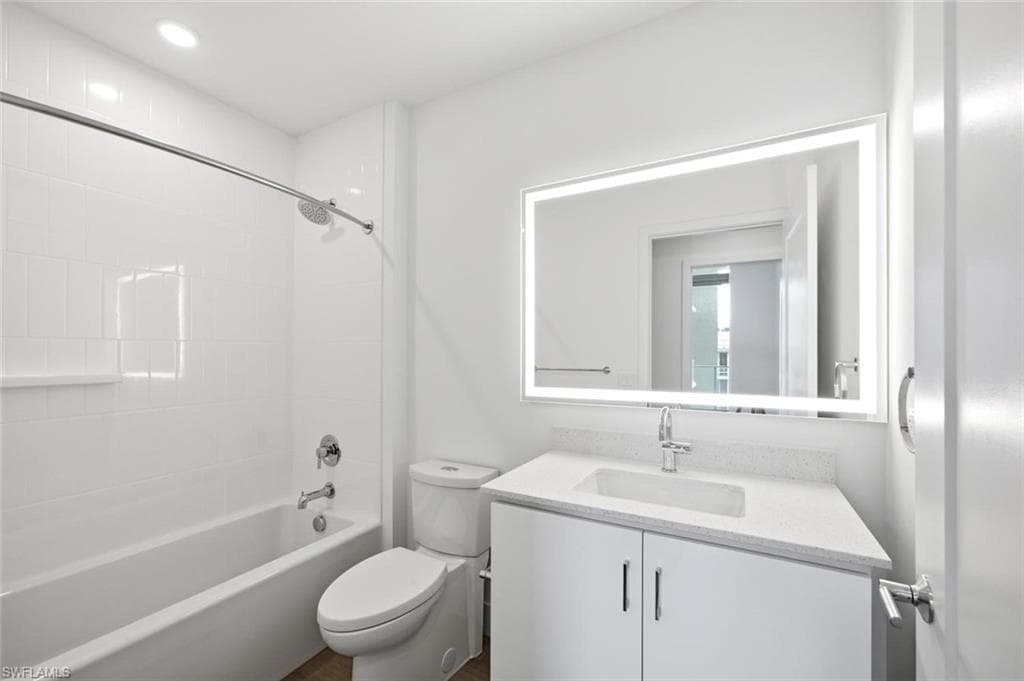 1950 Mayfair ST PH9-22