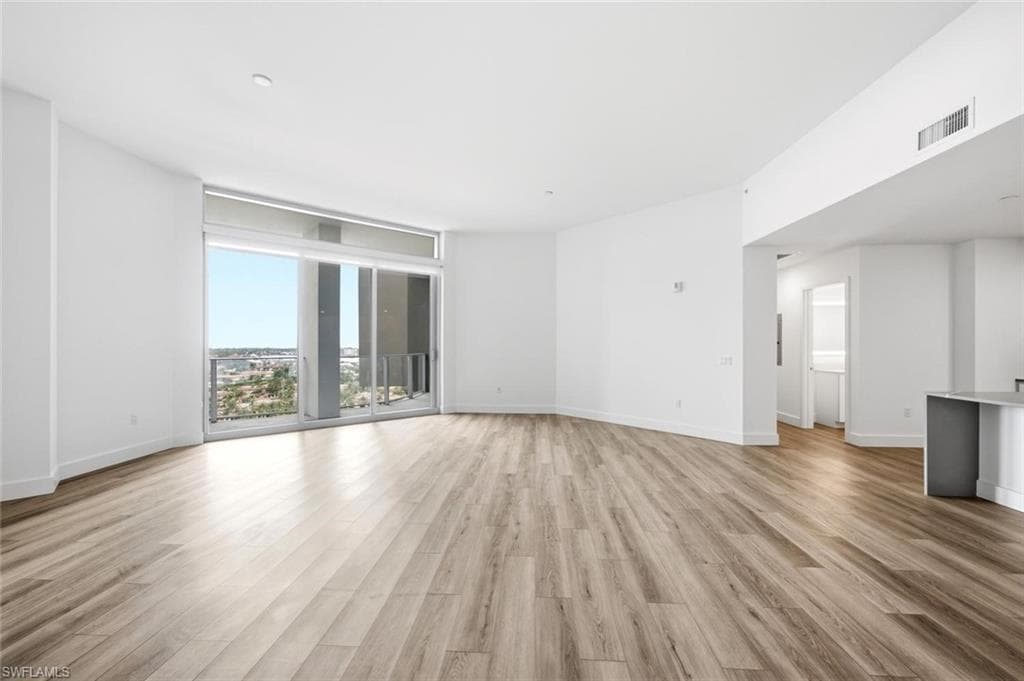 1950 Mayfair ST PH9-7