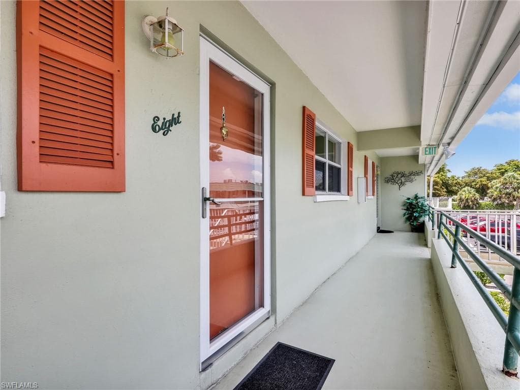 300 Valley Stream DR 8A-28