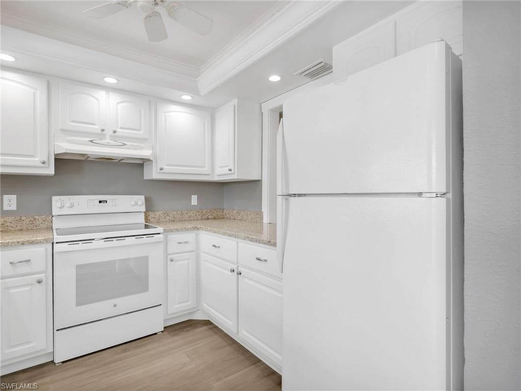 300 Valley Stream DR 8A-19