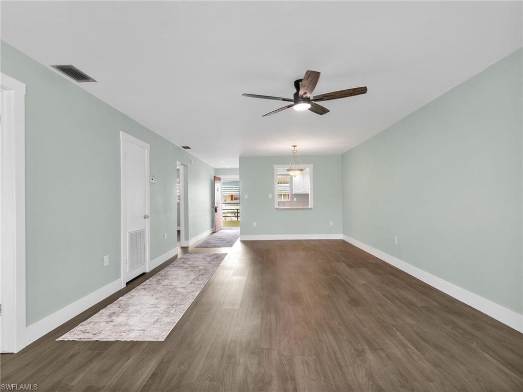300 Valley Stream DR 8A-4