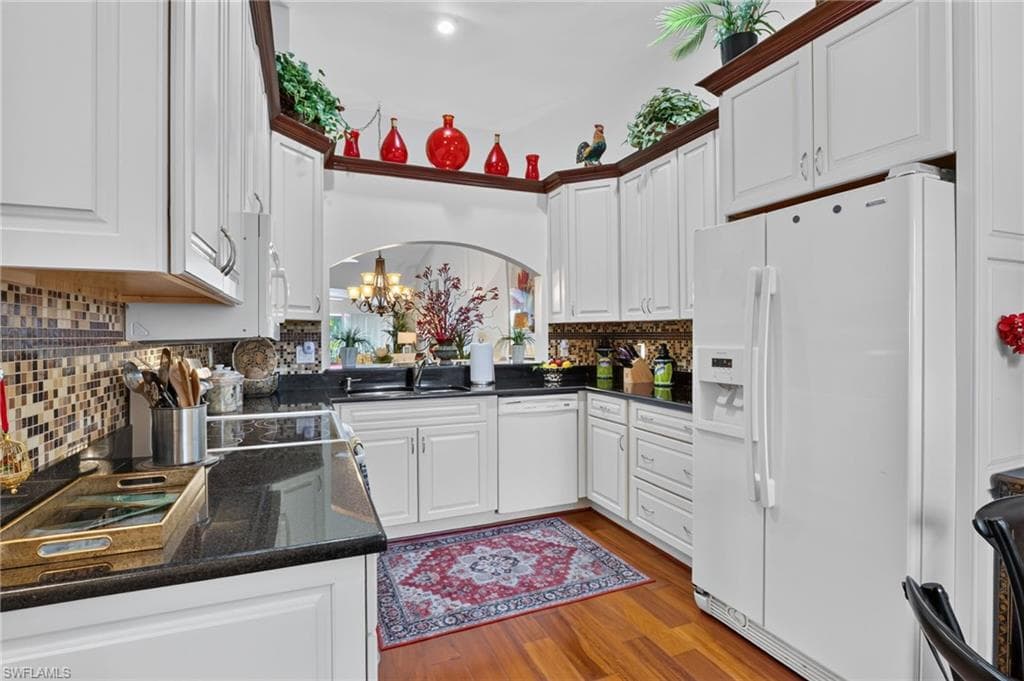 2166 Stacil CIR 17-19