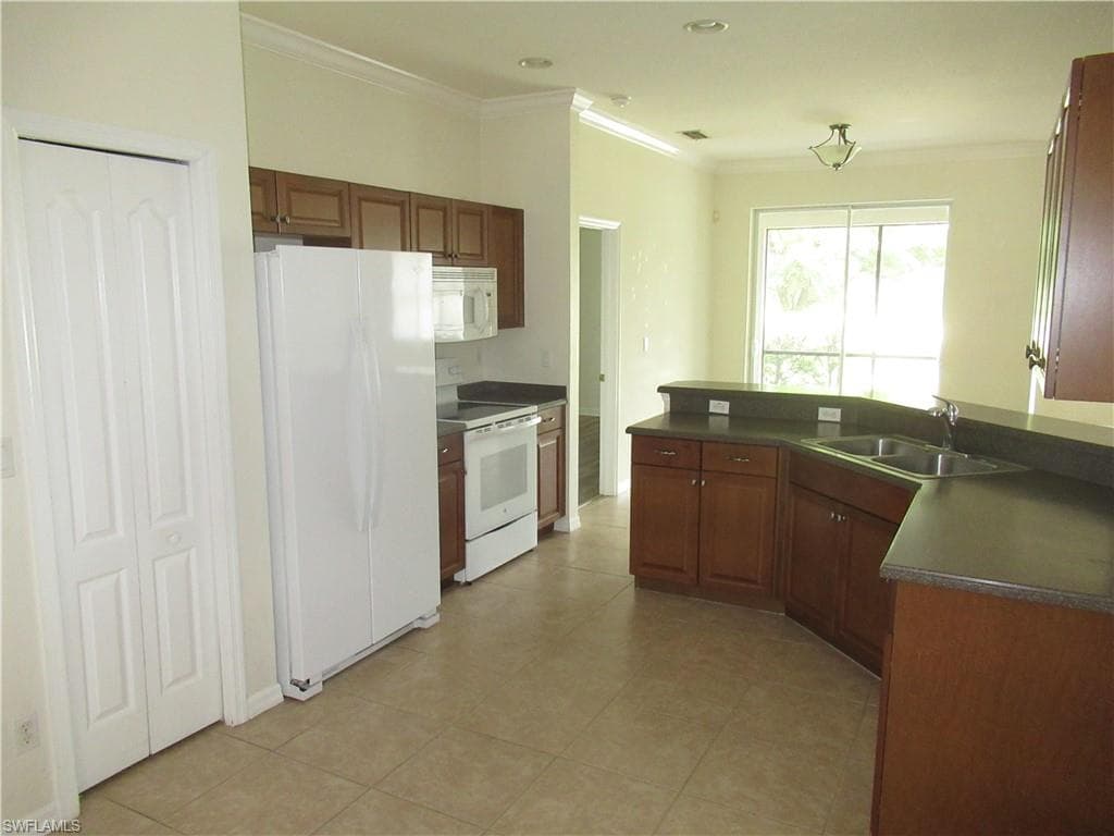 13696 Troia DR-5