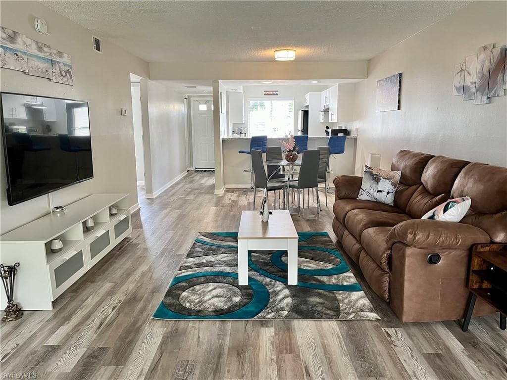 190 Palm DR 1-2