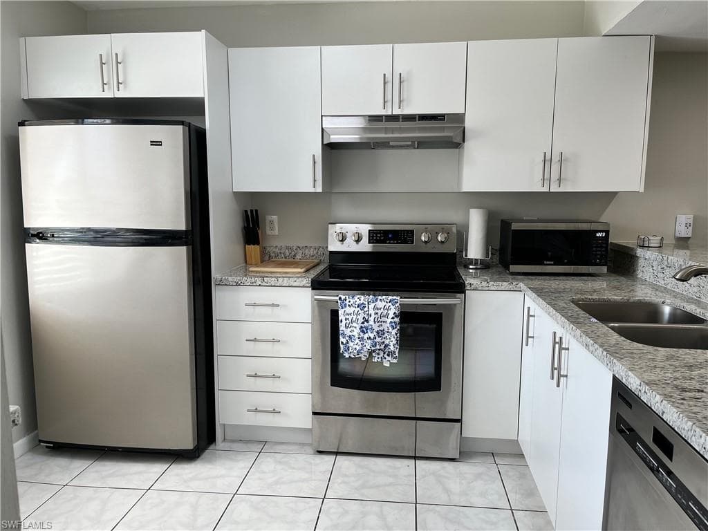 190 Palm DR 1-5