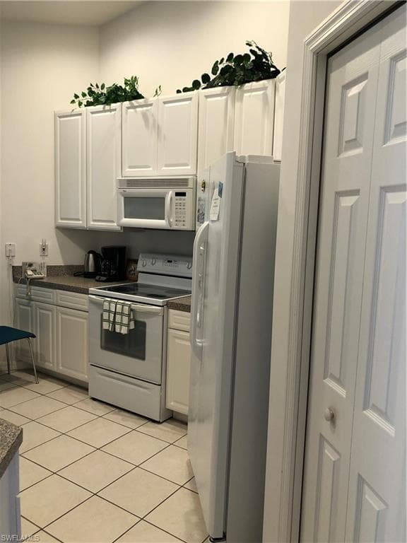 6854 STERLING GREENS DR 201-5