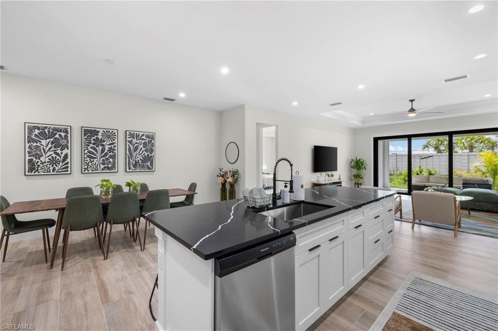 3032 Woodside AVE-8