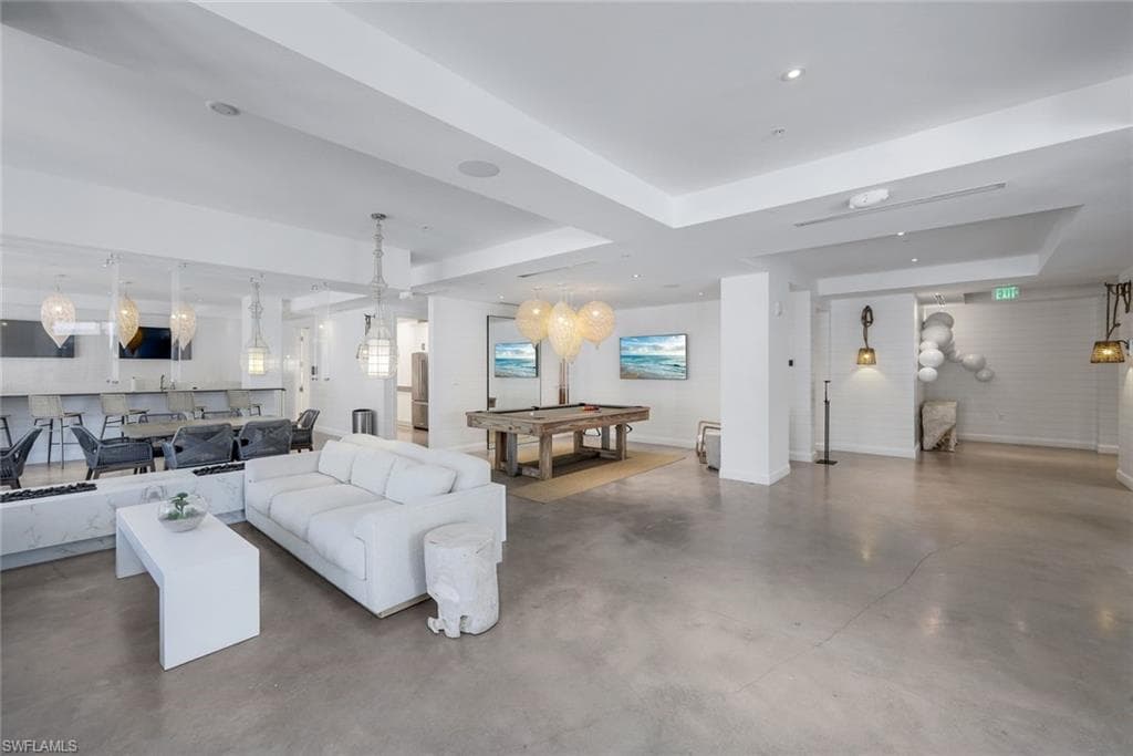 1125 Central AVE 571-32