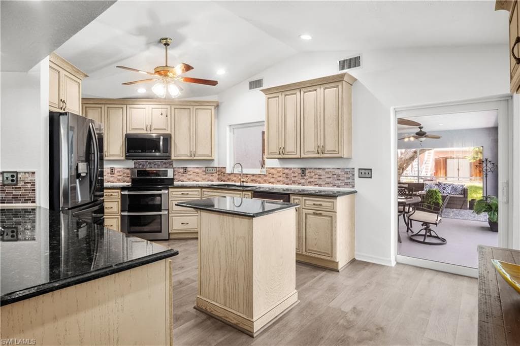 320 Georgia AVE-13