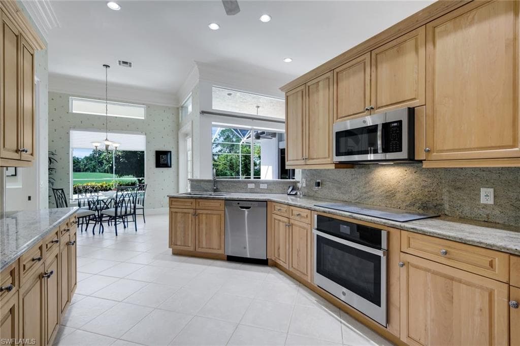 179 AUDUBON BLVD-13