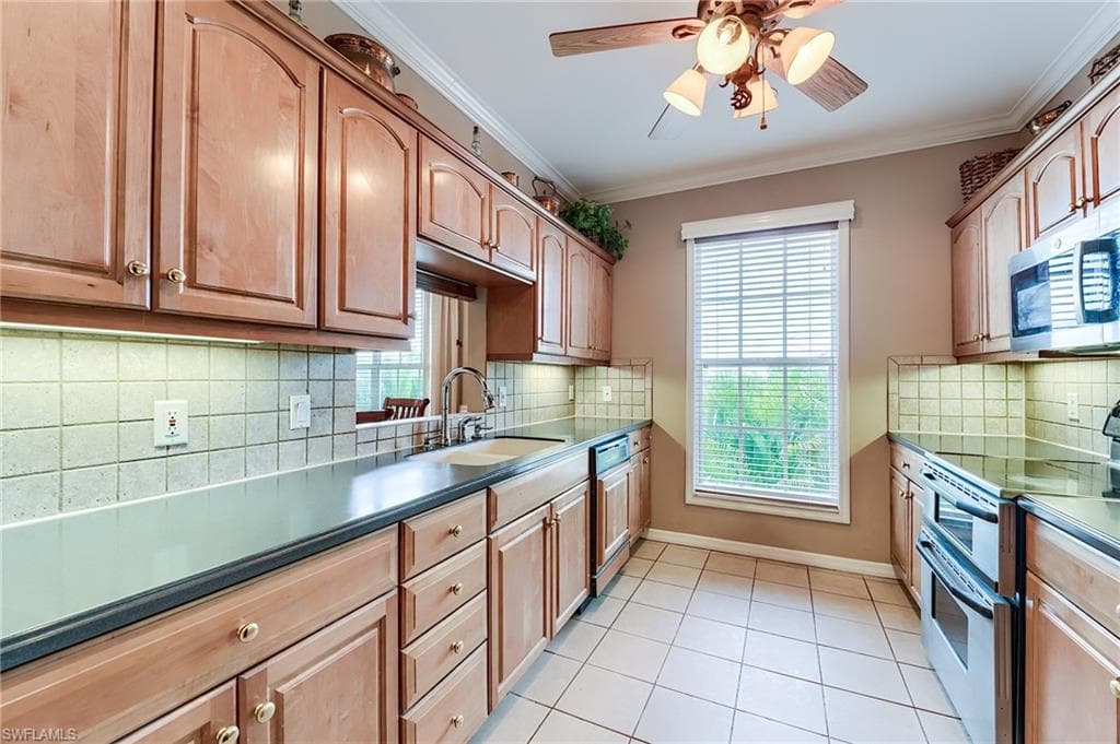 12205 Siesta DR-7