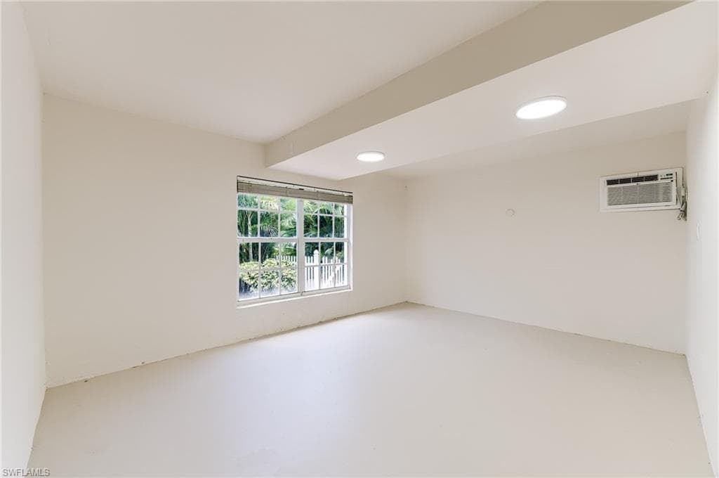 12205 Siesta DR-19