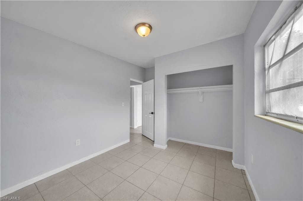 1527 Gardenia AVE-13