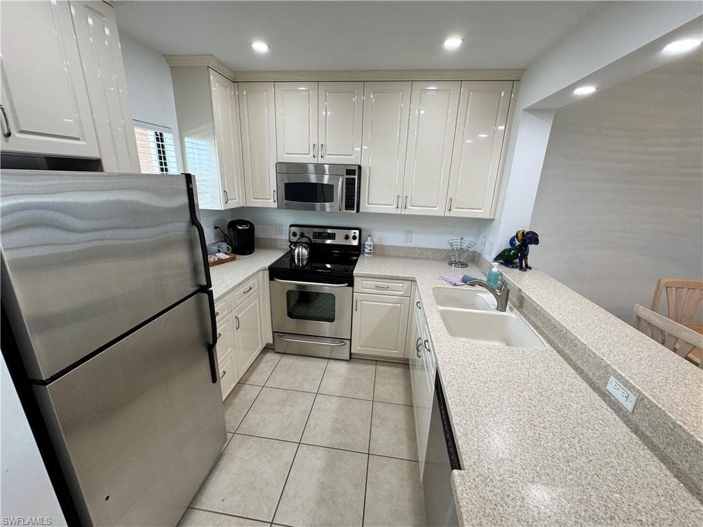 801 River Point DR 206A-6