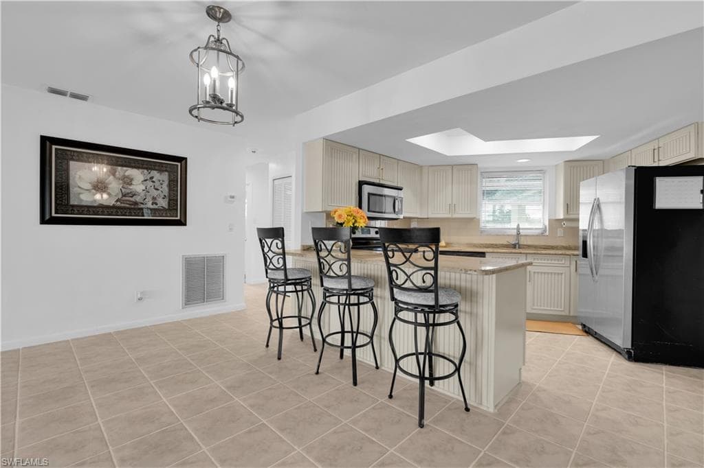 9 Regency CT-19