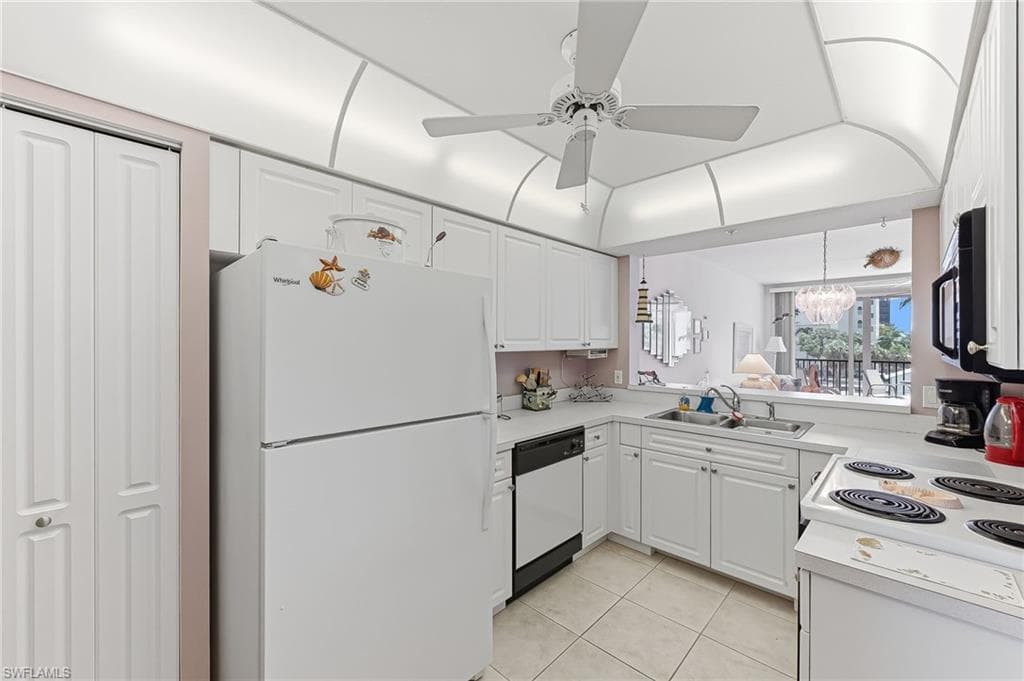 4421 Bay Beach LN 623-3