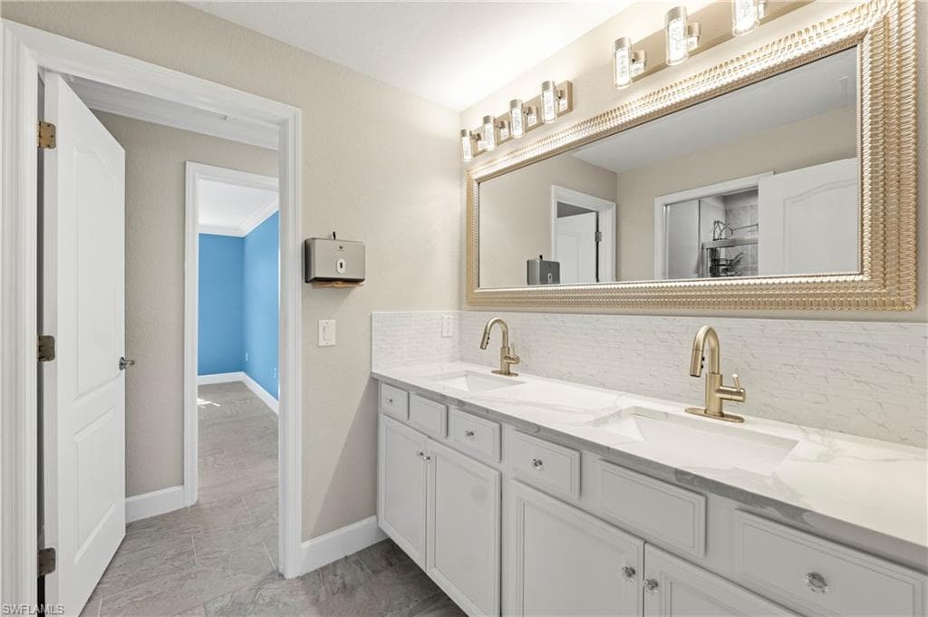 11905 Hickory Estate CIR-42