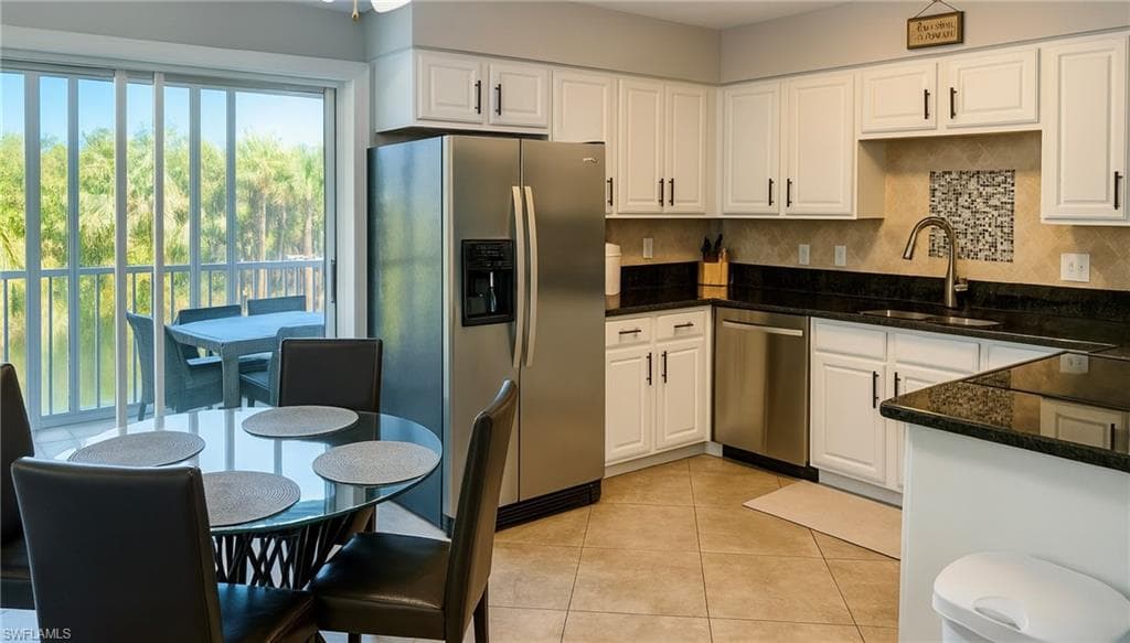 633 Palm View DR 4-3