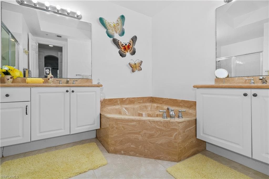 1405 Mariposa CIR 102-16