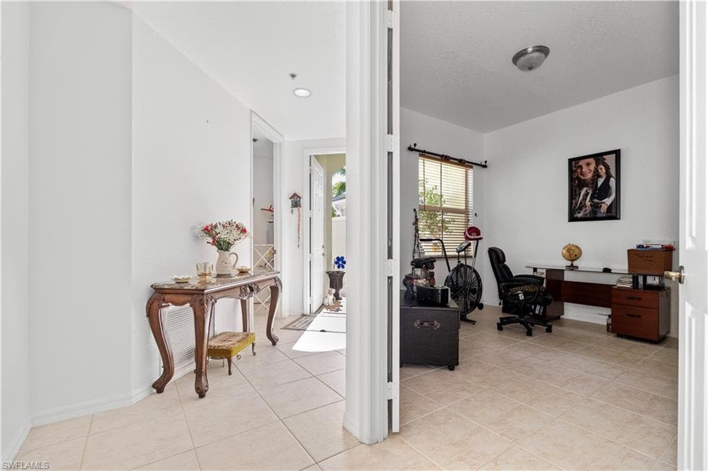 1405 Mariposa CIR 102-12
