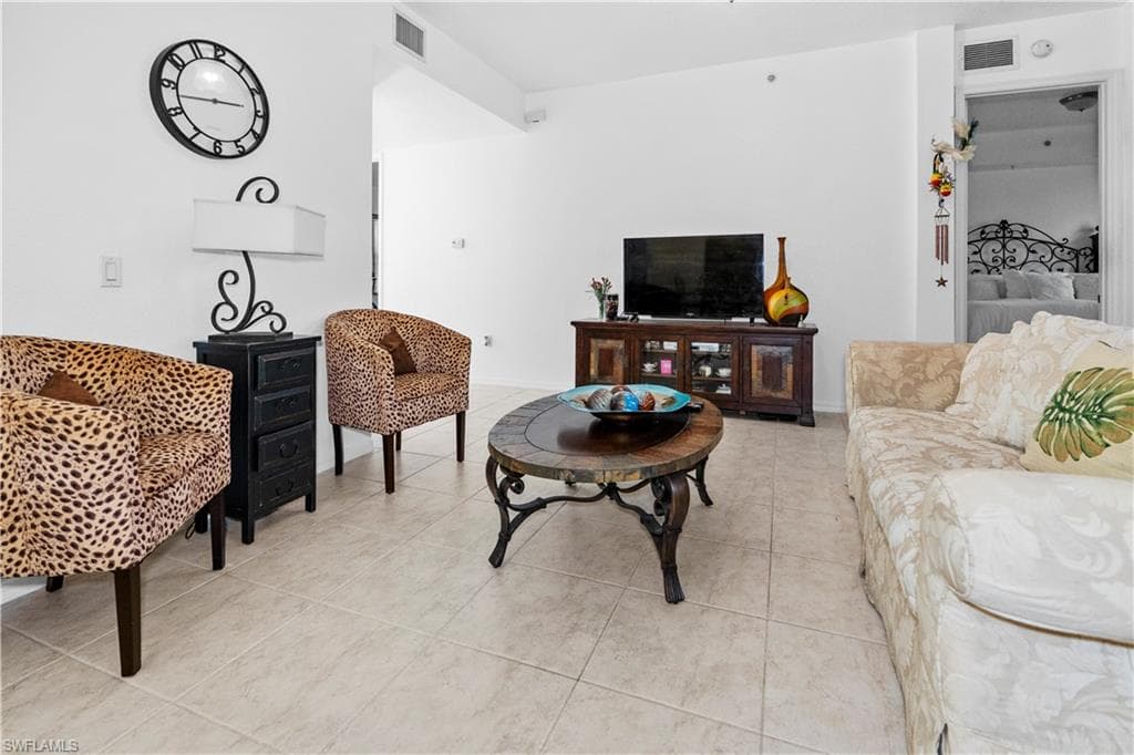 1405 Mariposa CIR 102-26
