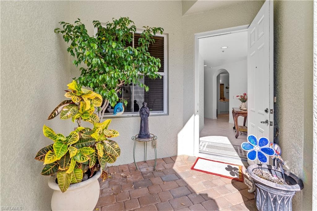 1405 Mariposa CIR 102-3