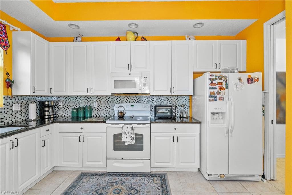 1405 Mariposa CIR 102-5