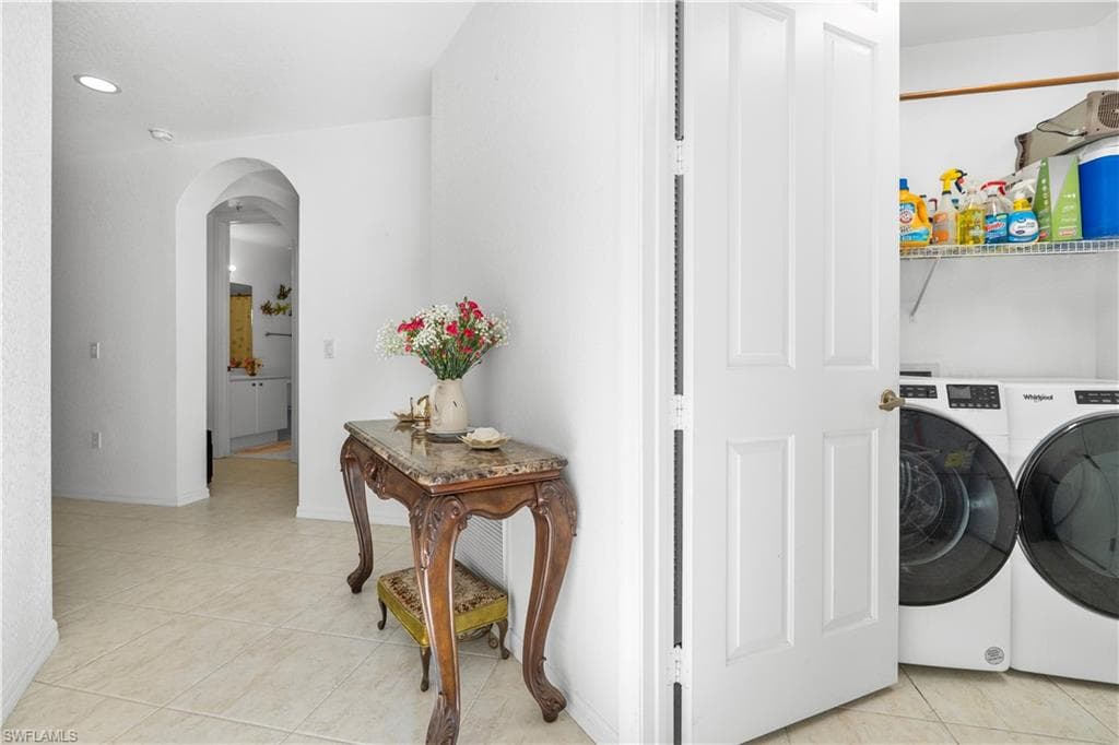 1405 Mariposa CIR 102-33