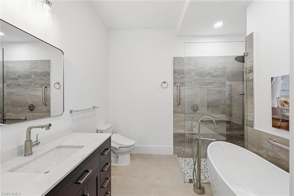 1232 Royal Palm DR-27