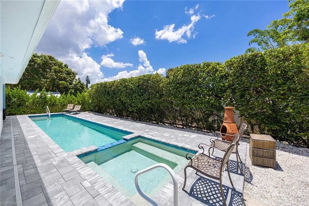 1232 Royal Palm DR-38