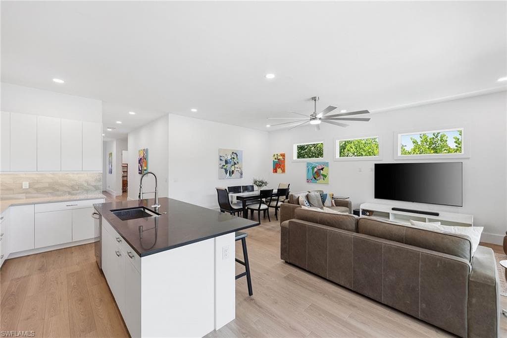 1232 Royal Palm DR-10