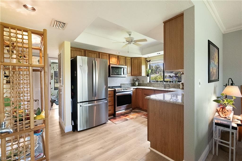 104 Brittany CT-10