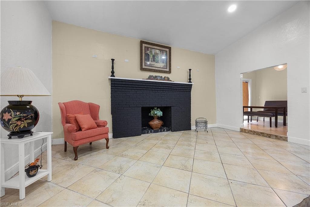 7823 Marx DR-6