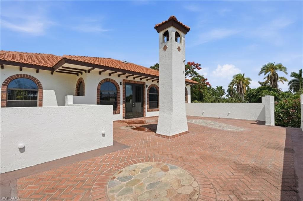 1358 Hopedale DR-36