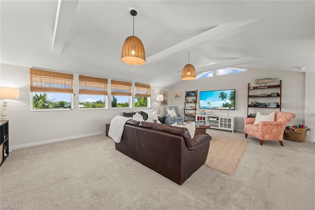 1048 Kings Crown DR-42