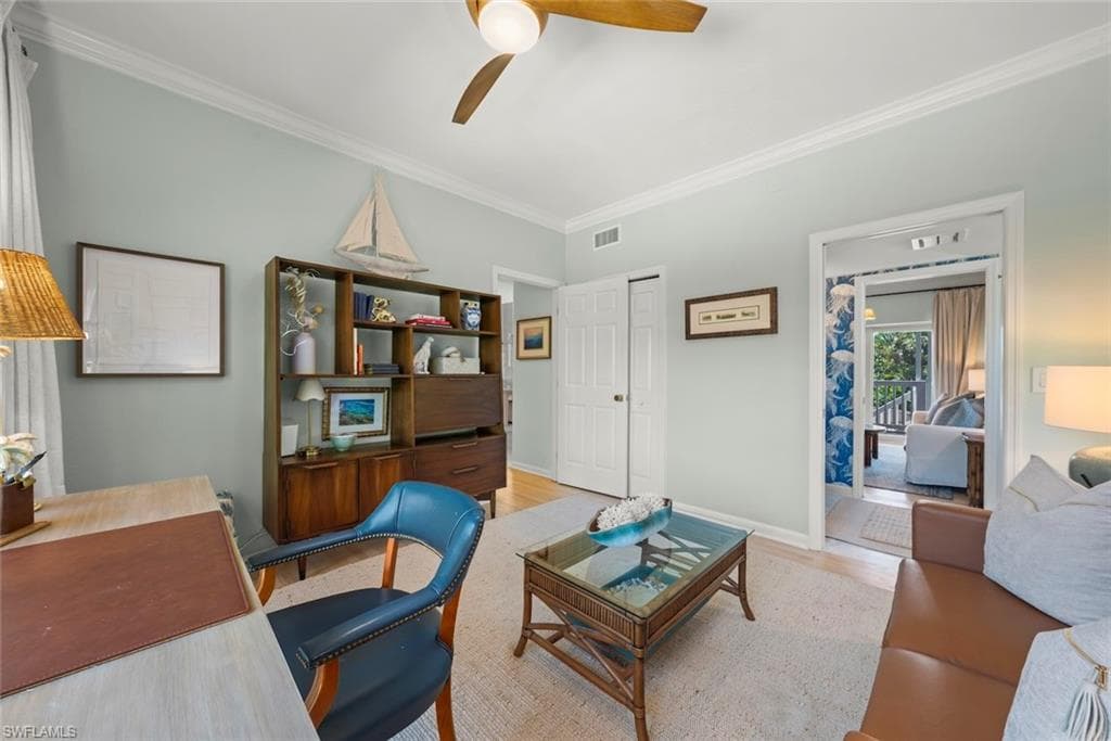 1048 Kings Crown DR-21