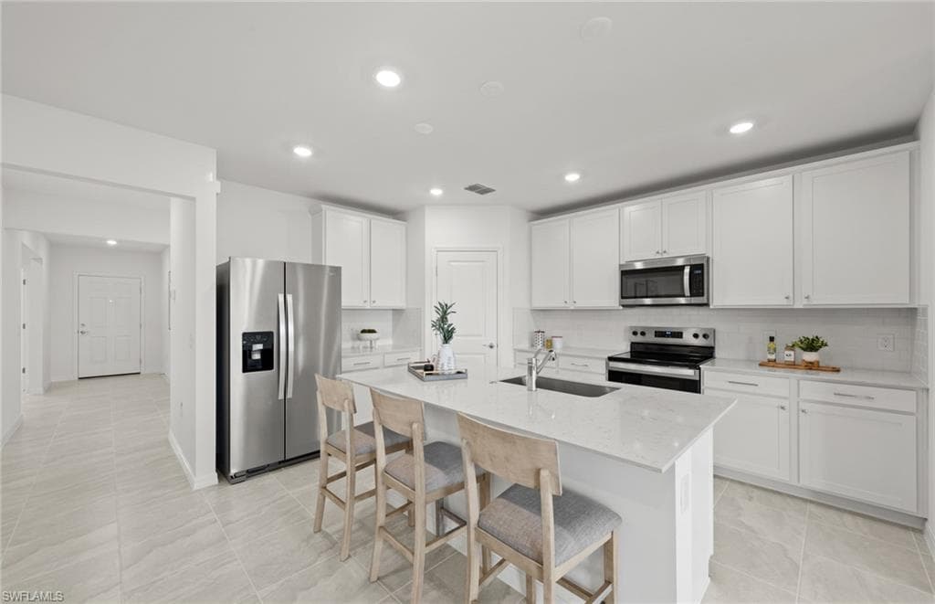 634 Lakeside Oasis AVE-14