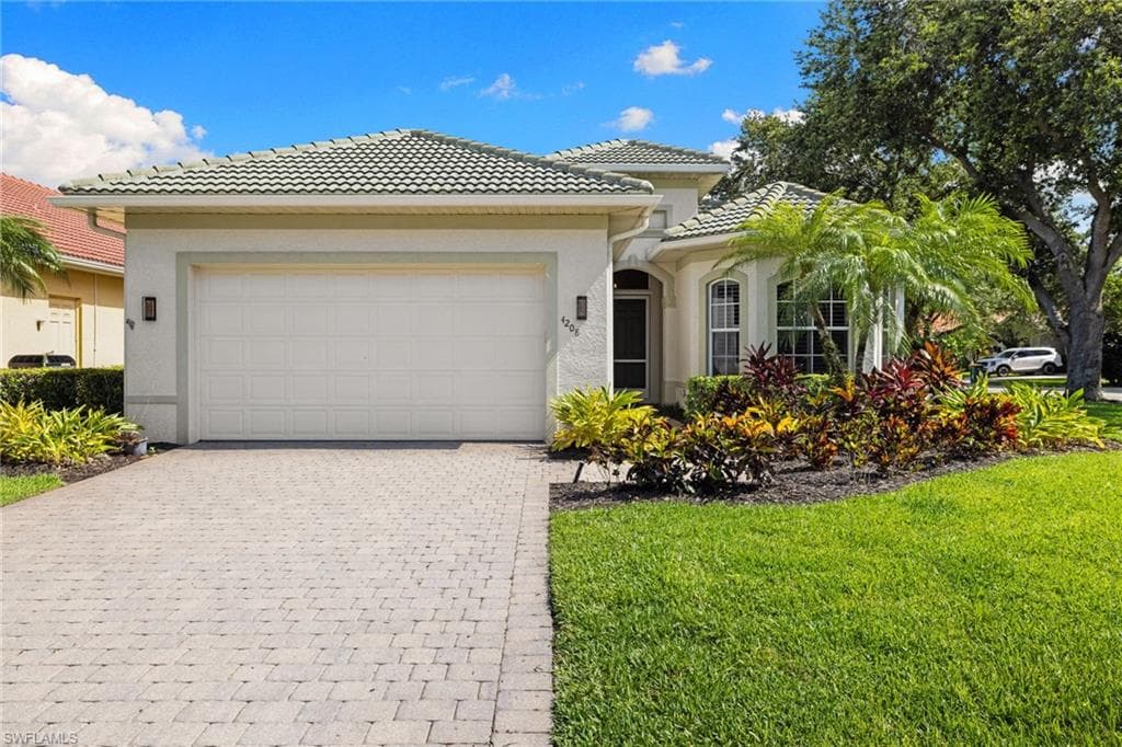 4208 Hampton LN-3