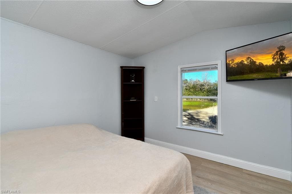 22950 Tinas LN-16